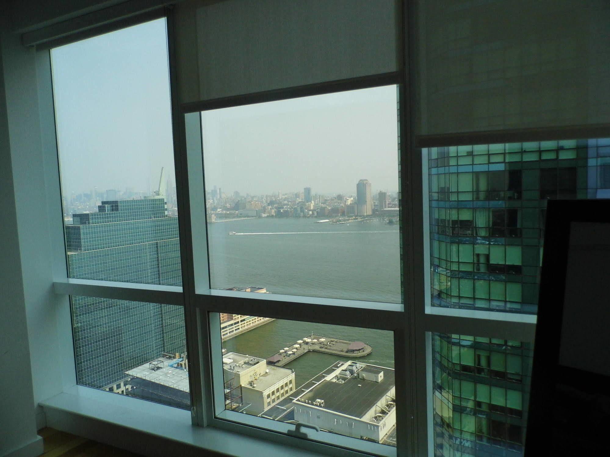 Freedom Manhattan View Jersey City Exterior photo